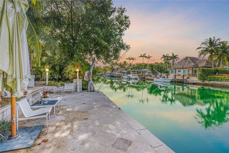 5 bedroom SingleFamilyResidence at 13100 Keystone Ter, Keystone Island No 5, North Miami — photo 3
