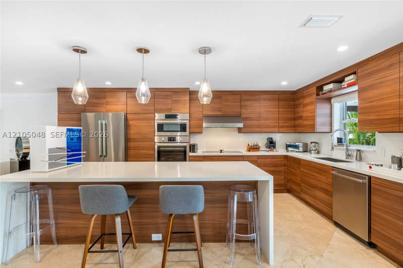 5 bedroom SingleFamilyResidence at 13100 Keystone Ter, Keystone Island No 5, North Miami — photo 4