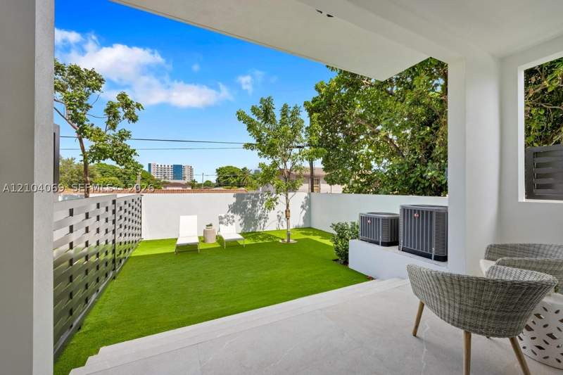 4 bedroom Townhouse at 1771 NW 3 St, Rogers Addn, Miami — photo 3