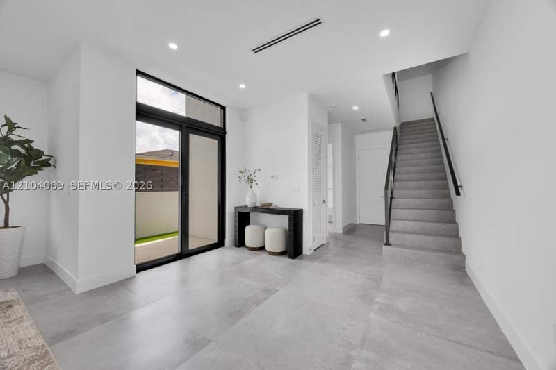 4 bedroom Townhouse at 1771 NW 3 St, Rogers Addn, Miami — photo 4