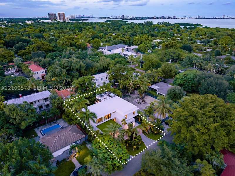 6 bedroom SingleFamilyResidence at 451 NE 52nd St, Bayshore Plaza Unit No 3, Miami — photo 1