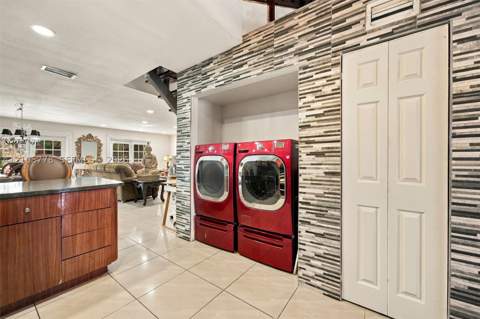2756 W 54th St, Hialeah FL - photo 11 of 39