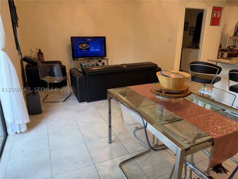 3277 W 100th Ter, Hialeah FL - photo 7 of 26