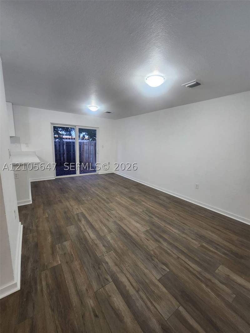 3 bedroom Townhouse at 210 SW 3rd Ct, Jalil Subdivision, Florida City — photo 4