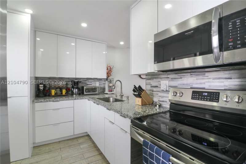 2 bedroom Condominium at 8075 SW 107th Ave 312, The Horizons Condo #7, Miami — photo 1