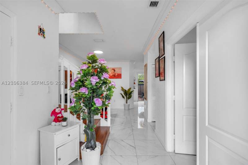 4 bedroom Townhouse at 7361 NW 174th Ter 105, Shoma Villas II At Countr, Hialeah — photo 4