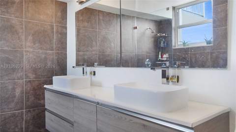 6900 Bay Dr 8K, Miami Beach FL - photo 18 of 57