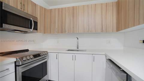 6900 Bay Dr 8K, Miami Beach FL - photo 7 of 57
