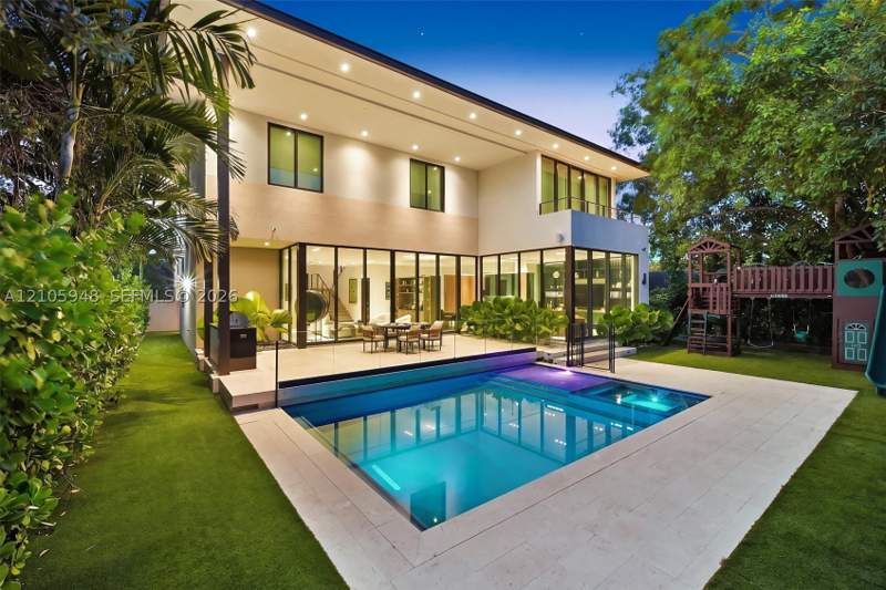 6 bedroom SingleFamilyResidence at 1202 NE 93rd St, Bay Lure, Miami Shores — photo 2