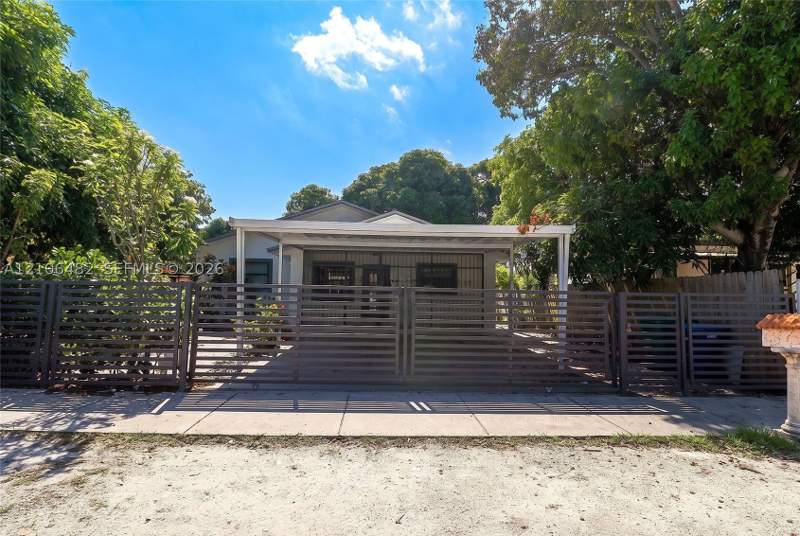 4 bedroom SingleFamilyResidence at 834 NW 115th St, Pinewood Park Extension, Miami — photo 4