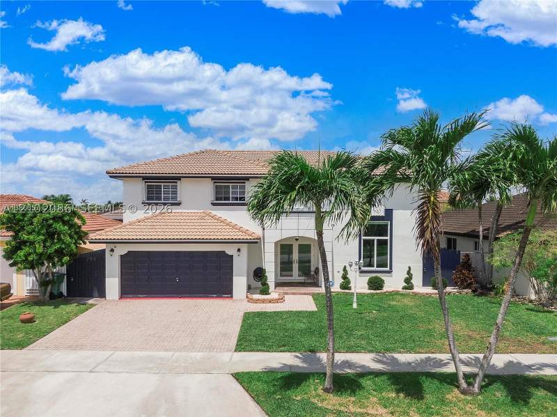 4 bedroom SingleFamilyResidence at 14279 SW 166th St, Laguna Ponds Sec 2, Miami — photo 2