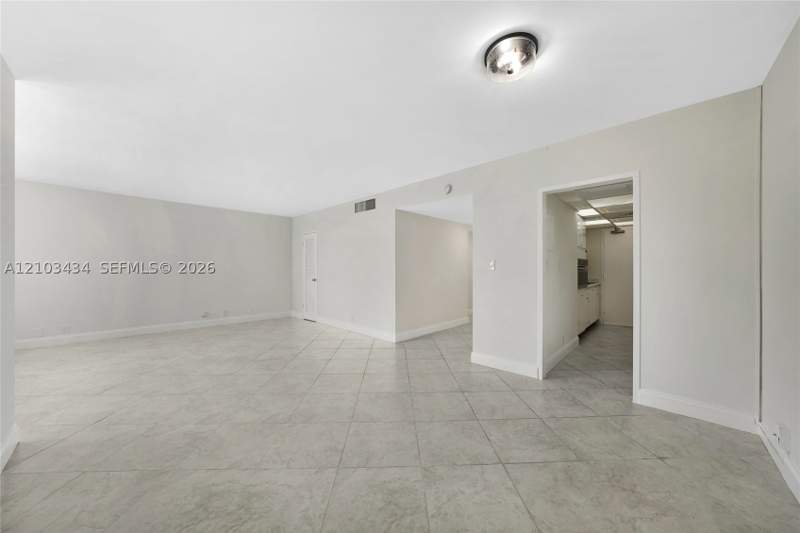 0 bedroom Condominium at 1000 West Ave 1121, Mirador 1000 Condo, Miami Beach — photo 4