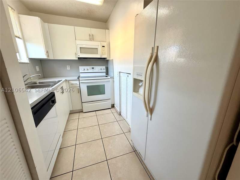 2 bedroom Condominium at 8183 NW 8th St C5, Tamarind Grove Villas Con, Miami — photo 3