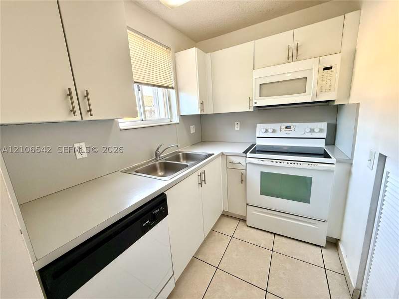 2 bedroom Condominium at 8183 NW 8th St C5, Tamarind Grove Villas Con, Miami — photo 4