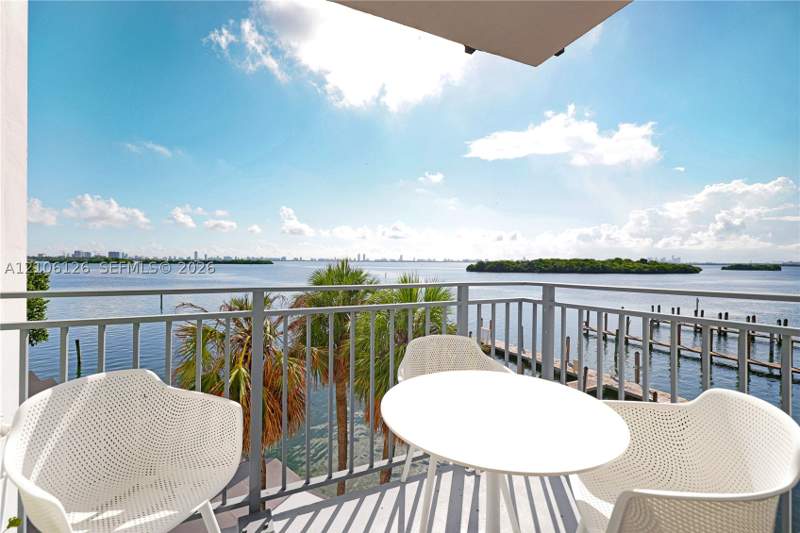 2 bedroom Condominium at 770 NE 69th St 4I, Palm Bay Condominium, Miami — photo 2