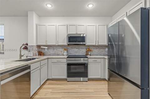 125 NE 24th Ter, Homestead FL - photo 9 of 26