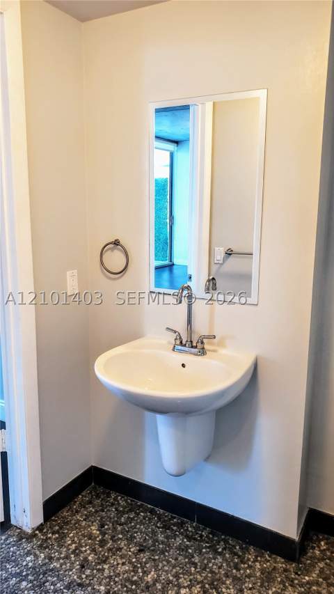 690 SW 1st Ct 1828, Miami FL - photo 11 of 33