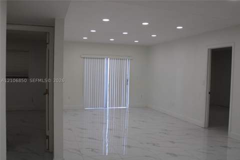 1055 W 77th St 308, Hialeah FL - photo 12 of 47