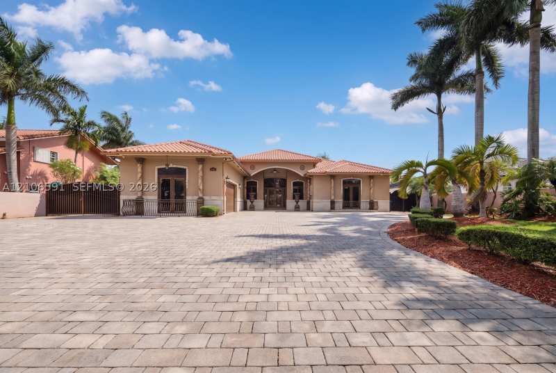 7 bedroom SingleFamilyResidence at 3525 SW 128th Ave, J G Heads Farms Unit A, Miami — photo 1