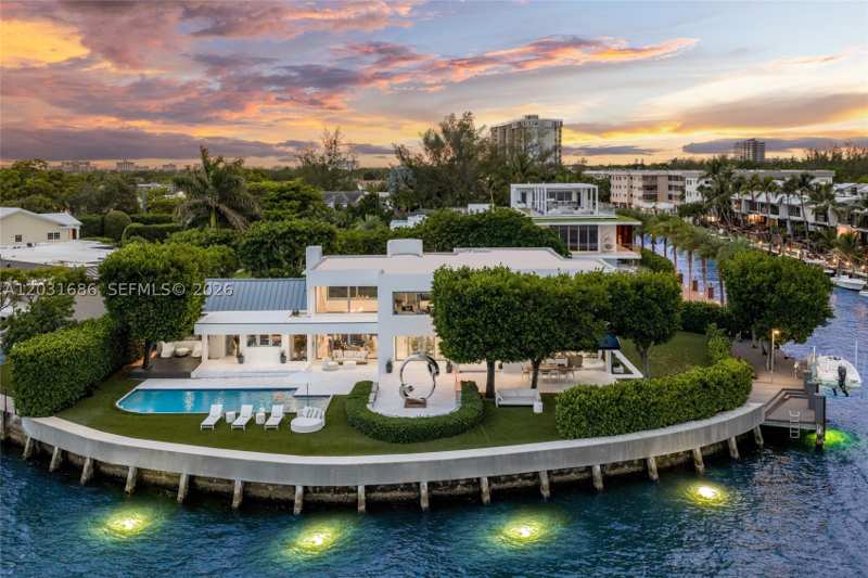 6 bedroom SingleFamilyResidence at 13395 Biscayne Bay Dr, Keystone Island No 5, North Miami — photo 1