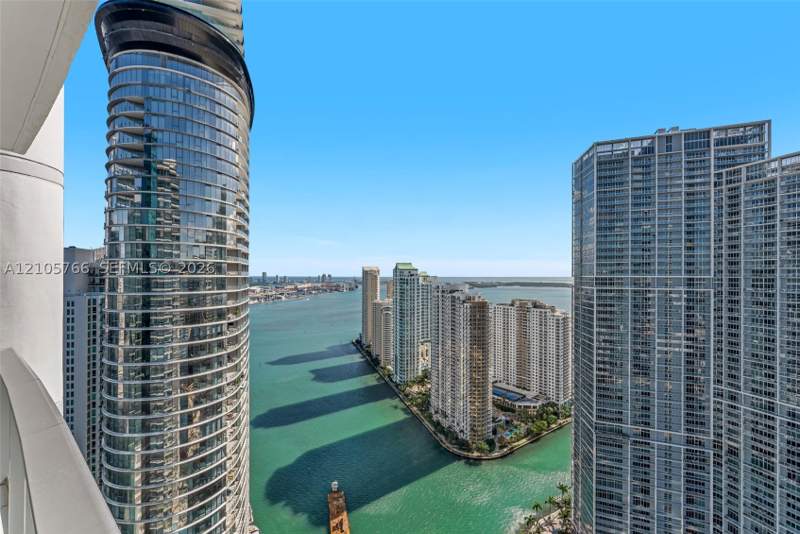 2 bedroom Condominium at 200 Biscayne Boulevard Way 4408, Epic West Condo, Miami — photo 2