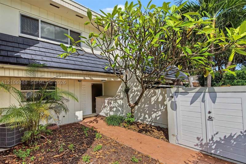 2 bedroom Townhouse at 8110 SW 82nd Ct, Kings Creek, Miami — photo 3