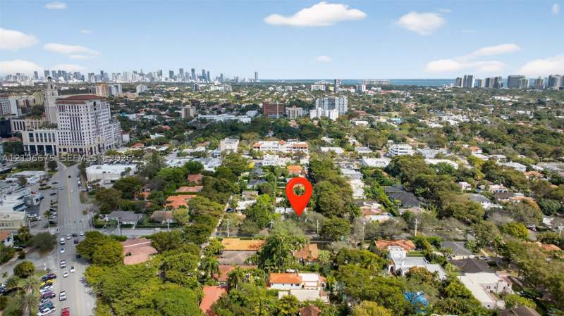 3 bedroom SingleFamilyResidence at 3231 Salzedo St, Coconut Gr Sec 1 C Gab, Coral Gables — photo 2