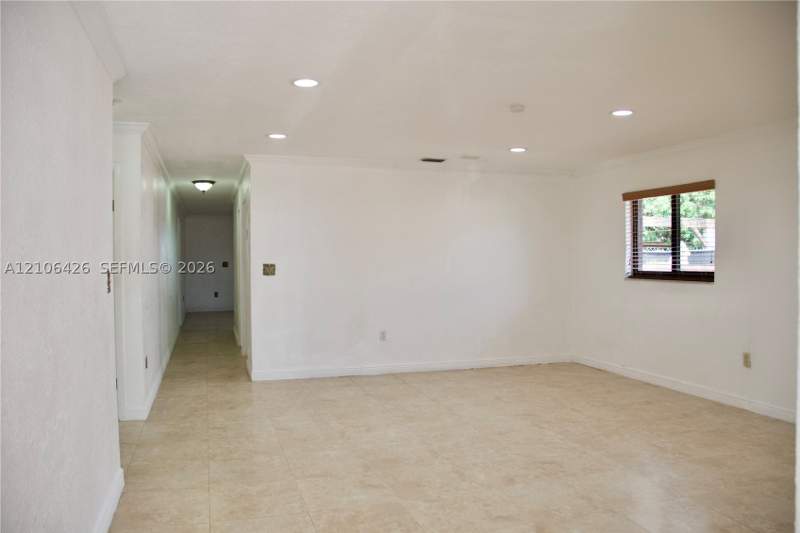 3 bedroom SingleFamilyResidence at 75 W 50th St, Ulelah, Hialeah — photo 4