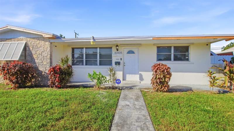 3 bedroom SingleFamilyResidence at 15405 SW 298th Ter, Dixie Estates 2nd Addn, Homestead — photo 2