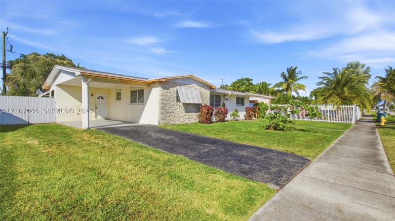 3 bedroom SingleFamilyResidence at 15405 SW 298th Ter, Dixie Estates 2nd Addn, Homestead — photo 4