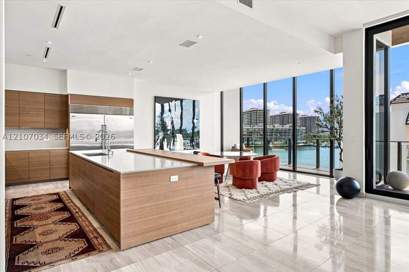 4 bedroom Condominium at 3581 E Glencoe St 605, Brickells Flagler, Coconut Grove — photo 3