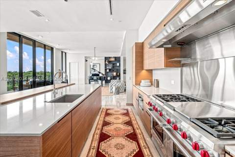 3581 E Glencoe St 605, Coconut Grove FL - photo 8 of 54