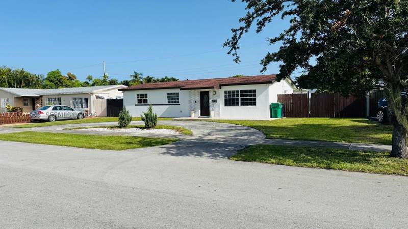 3 bedroom SingleFamilyResidence at 9770 SW 13th Ter, Coral Park Estates Sec 5, Miami — photo 3