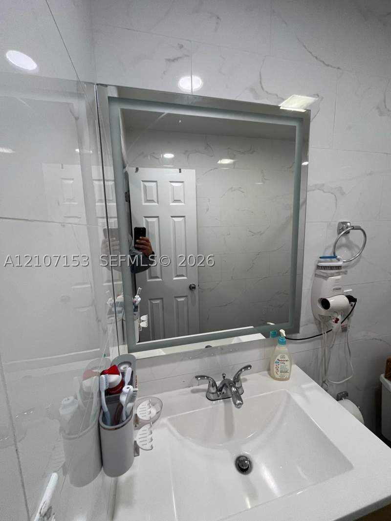 3 bedroom SingleFamilyResidence at 9770 SW 13th Ter, Coral Park Estates Sec 5, Miami — photo 4