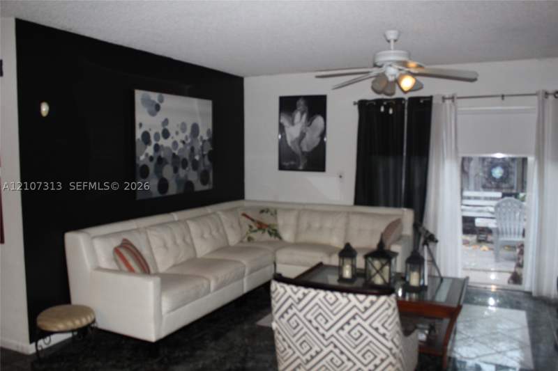 3 bedroom SingleFamilyResidence at 9818 SW 222nd Ter, Lakes By The Bay Sec 5, Cutler Bay — photo 2