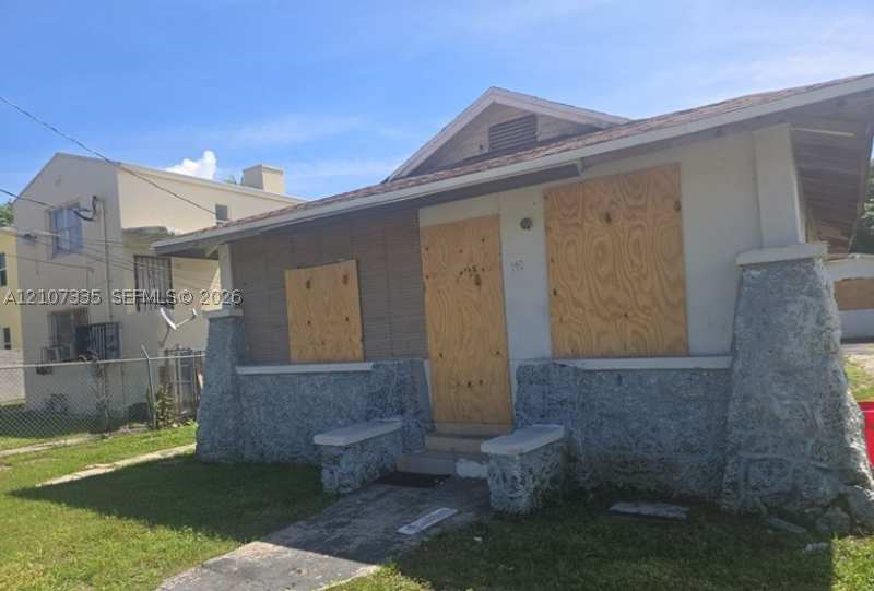 3 bedroom SingleFamilyResidence at 140 NW 60th St, High School Pk Track, Miami — photo 1