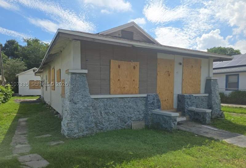 3 bedroom SingleFamilyResidence at 140 NW 60th St, High School Pk Track, Miami — photo 2