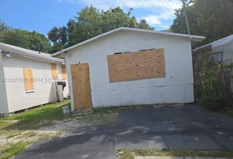 140 NW 60th St, Miami FL - photo 7 of 10