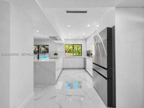 20409 NE 10th Ct Rd, Miami FL - photo 7 of 24