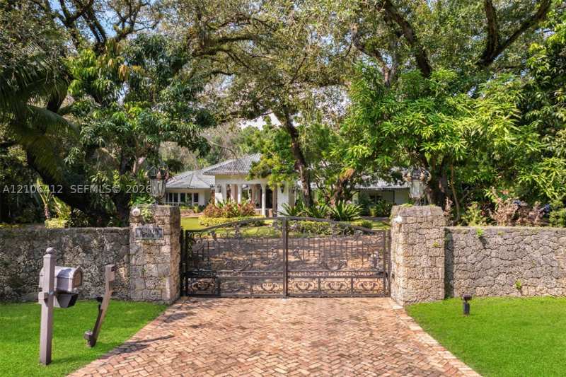 6 bedroom SingleFamilyResidence at 9400 Old Cutler Rd, Amd Pl Of Journeys End, Coral Gables — photo 1