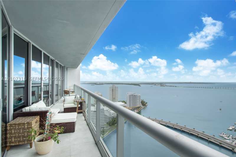 2 bedroom Condominium at 495 Brickell Ave 3803, Icon Brickell No Two, Miami — photo 1