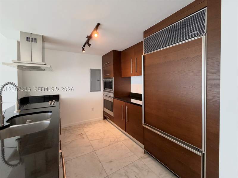 2 bedroom Condominium at 495 Brickell Ave 3803, Icon Brickell No Two, Miami — photo 4