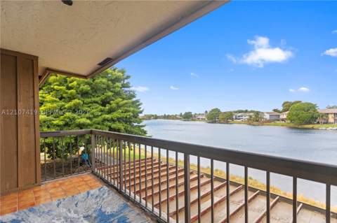 6745 NW 169th St 15F, Hialeah FL - photo 8 of 16