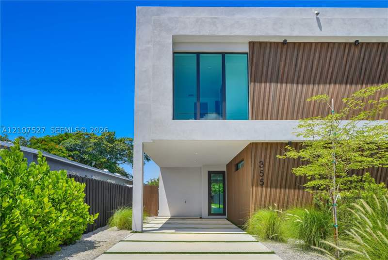 3 bedroom SingleFamilyResidence at 355 NW 50th St, Railway Shops Addn 2nd Am, Miami — photo 2
