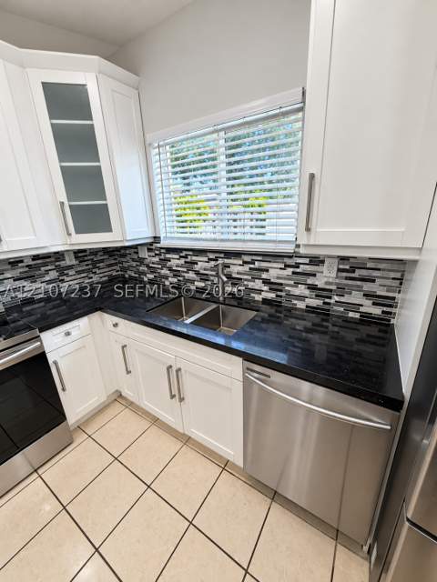 2529 NE 41st Ter, Homestead FL - photo 6 of 30