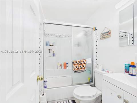 1142 W 42nd St 19, Hialeah FL - photo 11 of 13