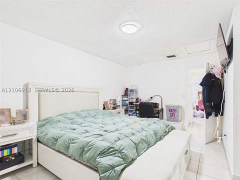 1142 W 42nd St 19, Hialeah FL - photo 12 of 13