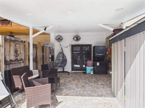 1142 W 42nd St 19, Hialeah FL - photo 9 of 13