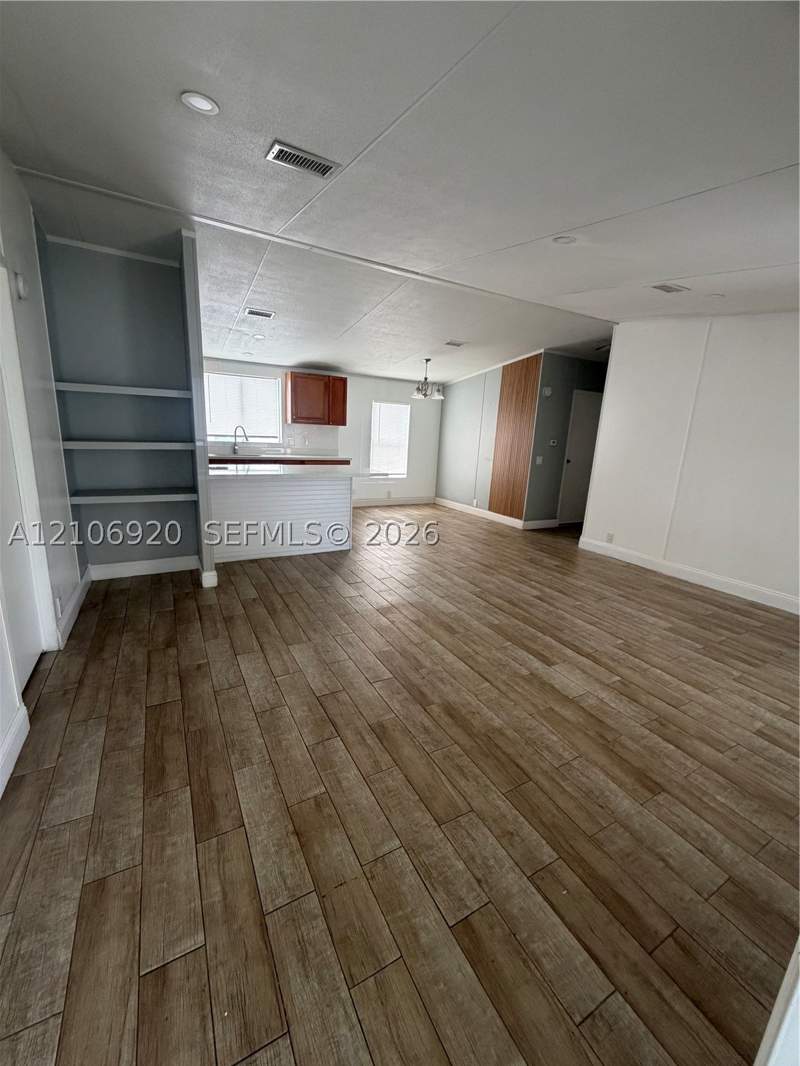 3 bedroom MobileHome at 19800 SW 180 ave t, Americana Village Condo, Miami — photo 2