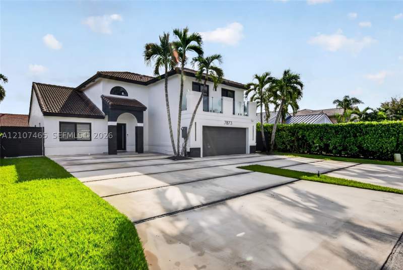 4 bedroom SingleFamilyResidence at 7873 SW 161st Pl, Heftler Homes At Lago Mar, Miami — photo 2